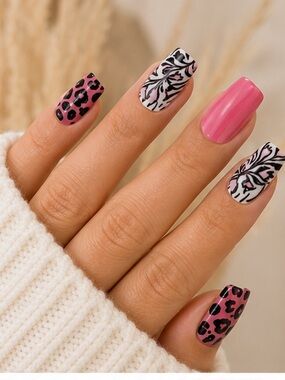 🩷 🦓Pink Zebra and Leopard 🐆 💕
Nails 5 for $20 or $7 each